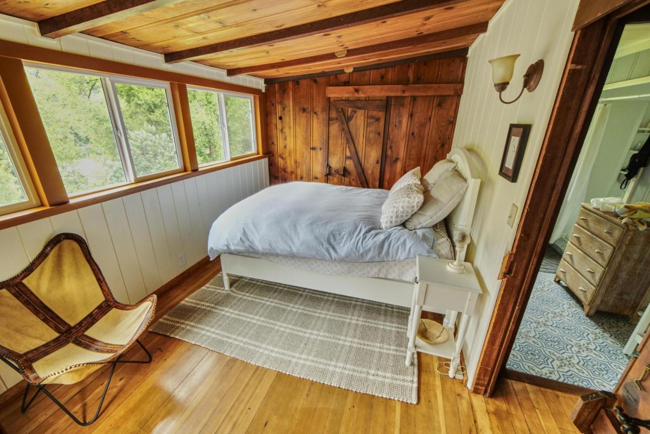Rivers Breeze Relaxing Riverside Cabin With Private Suite Kayaks 希尔兹堡 外观 照片