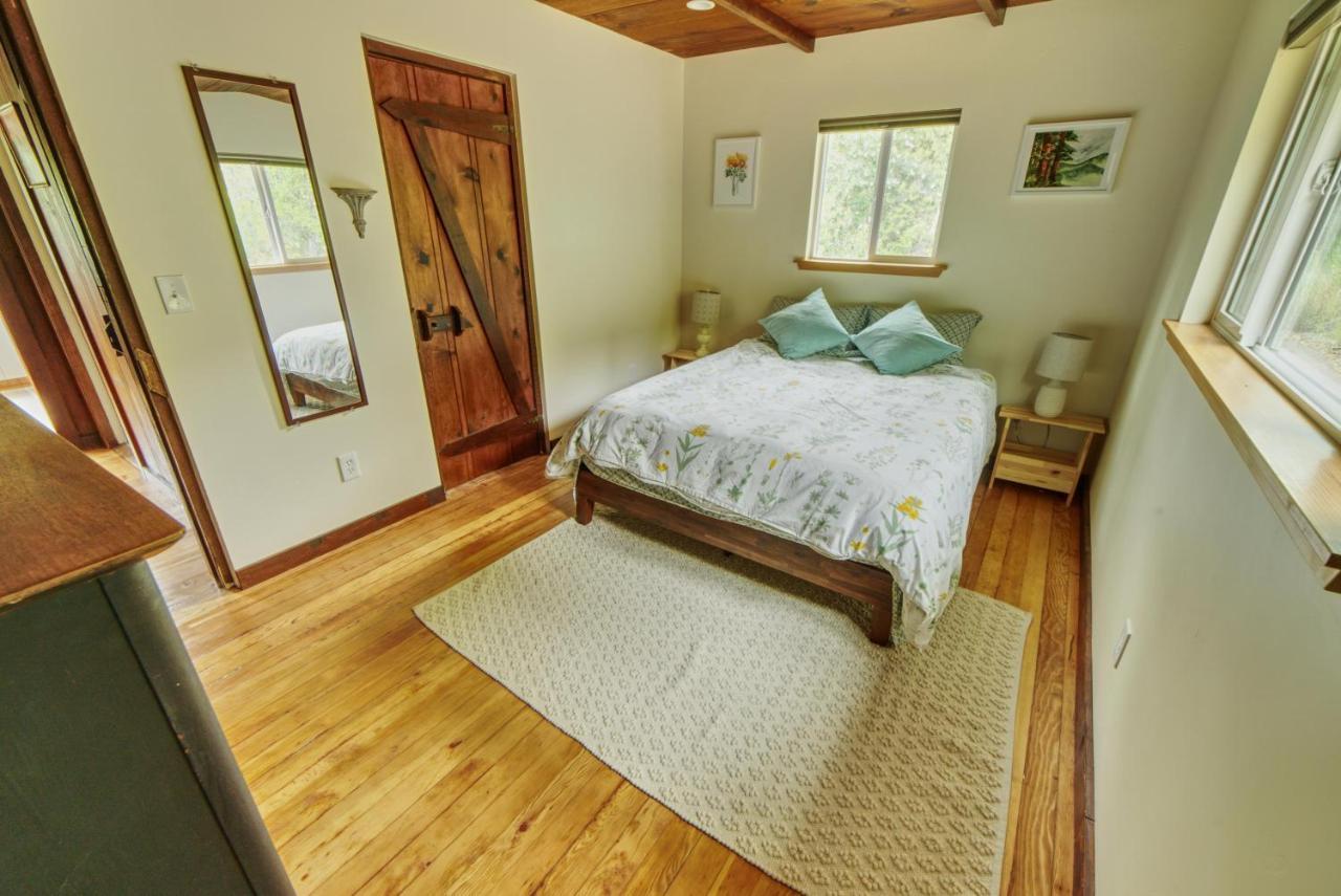 Rivers Breeze Relaxing Riverside Cabin With Private Suite Kayaks 希尔兹堡 外观 照片